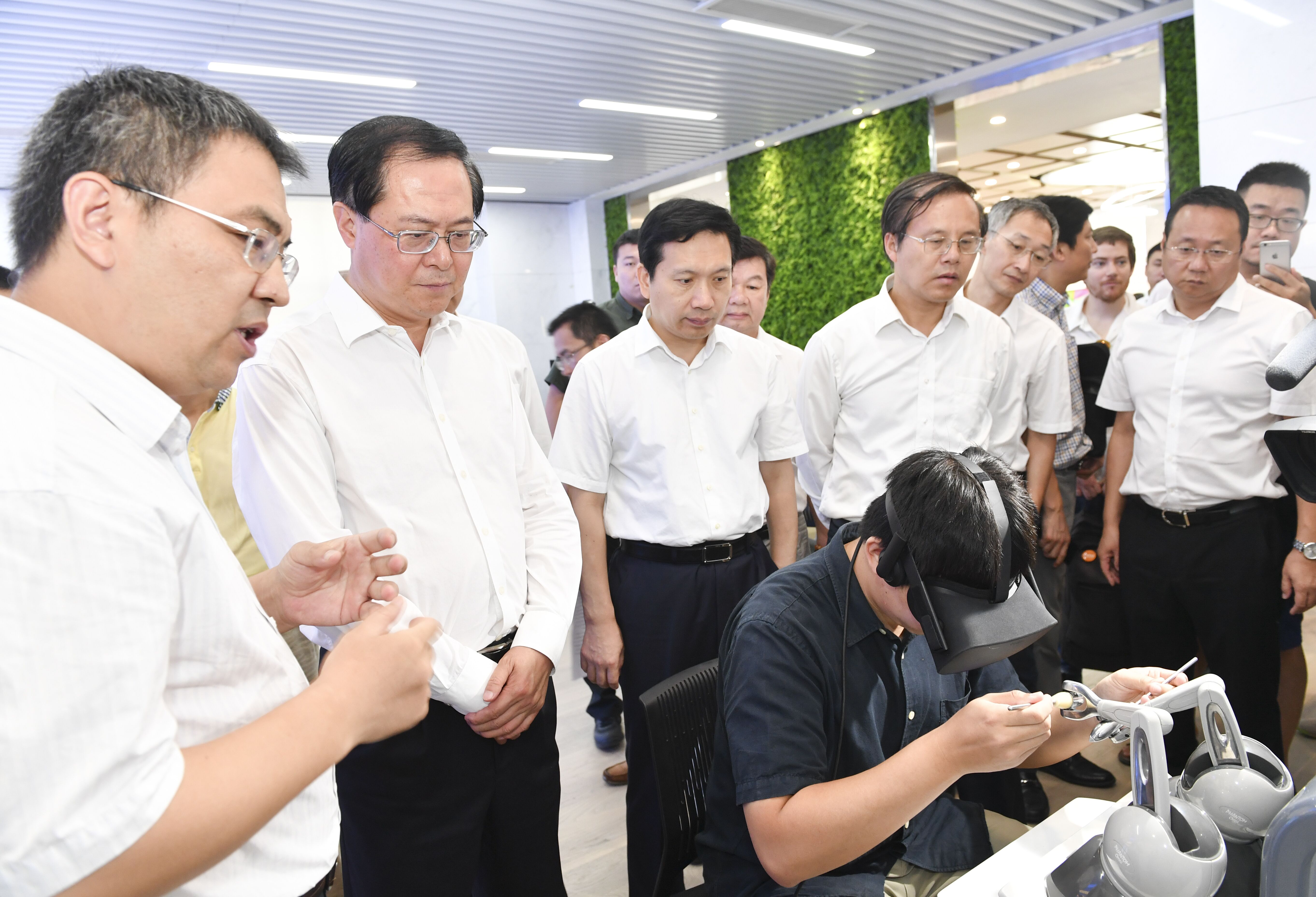 浙江聚力打造全球一流人工智能新高地，技術(shù)推廣服務(wù)賦能產(chǎn)業(yè)新未來